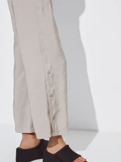 Loose-Fitting Trousers With Buttons|Parfois Shop