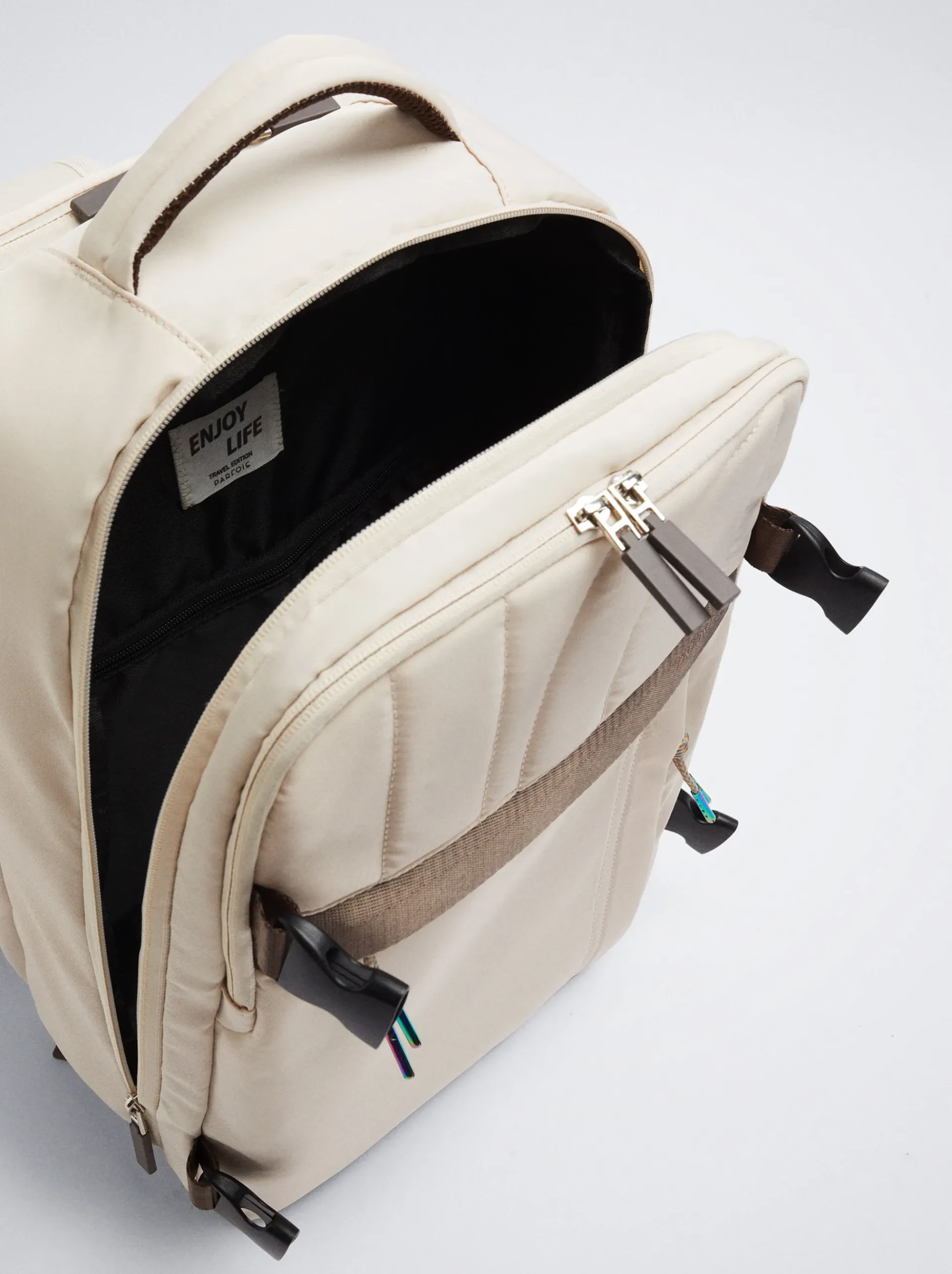 Nylon Cabin Backpack|Parfois Fashion