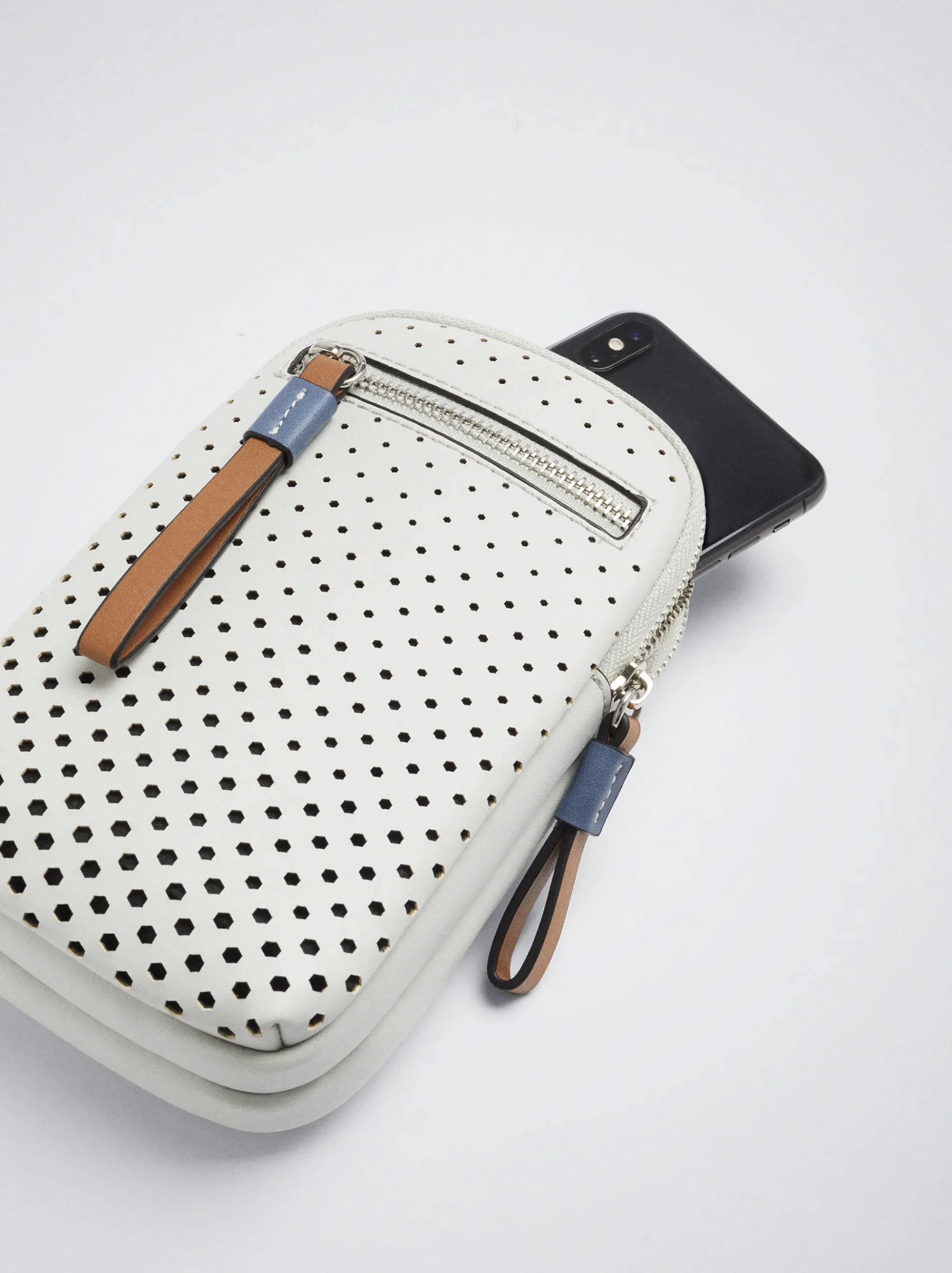 Perforated Detail Mobile Phone Case|Parfois Best Sale