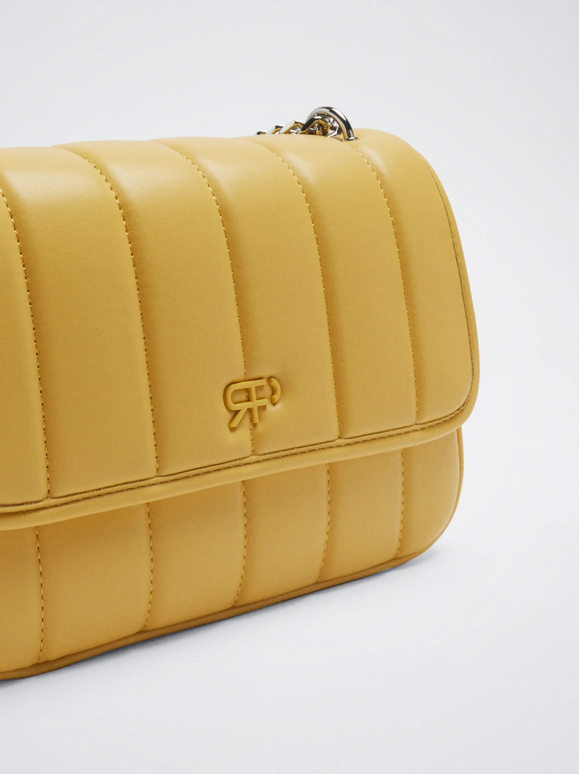 Quilted Crossbody Bag With Chain|Parfois Fashion