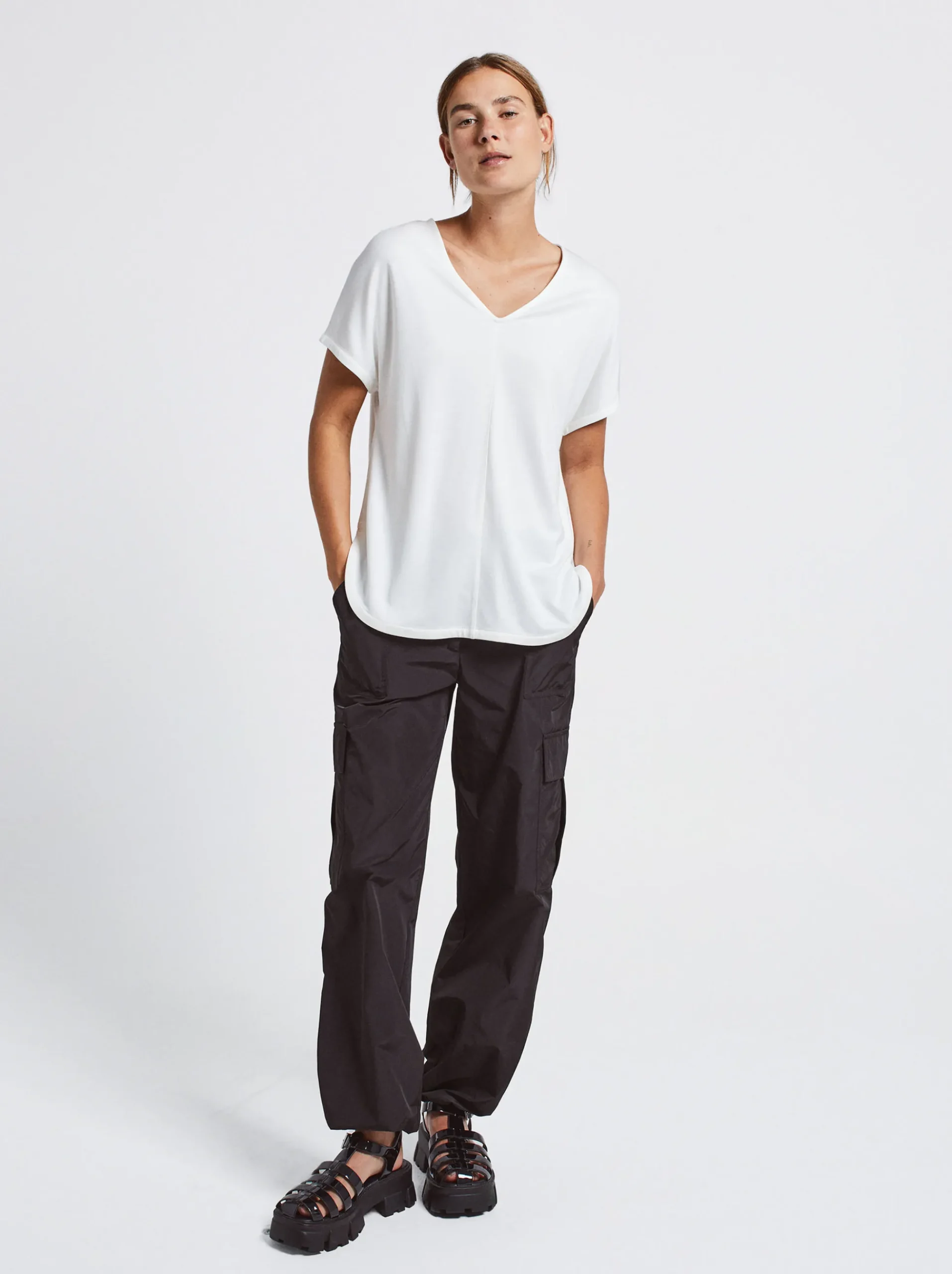 V-Neck Basic T-Shirt|Parfois Shop